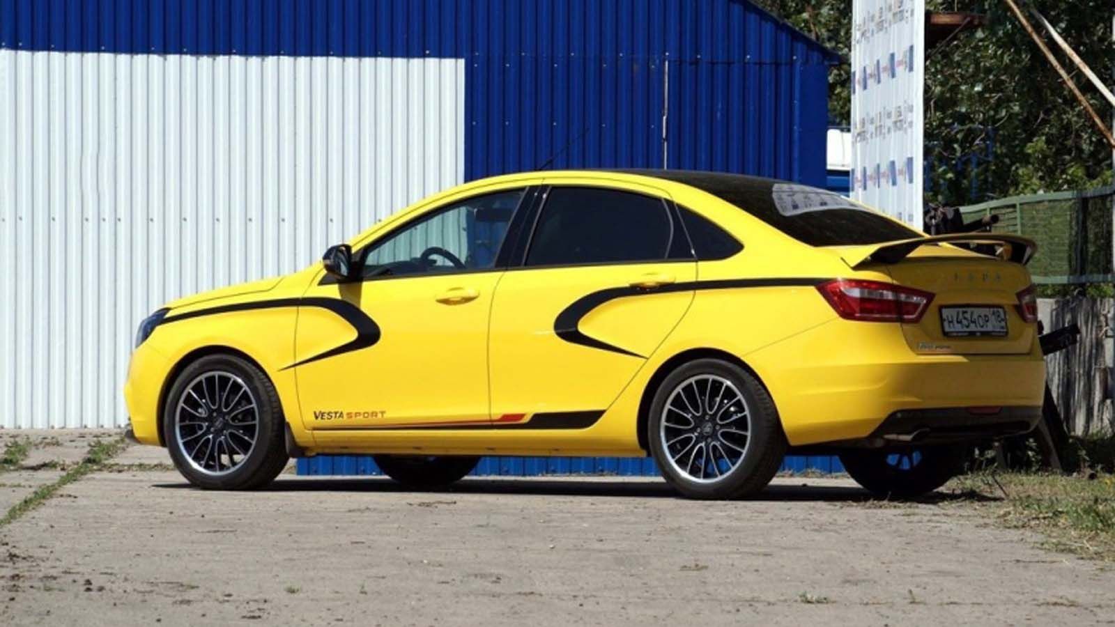 Το Vesta Sport είναι χαμηλωμένο κατά 45 χλστ. σε σχέση με την απλή έκδοση.